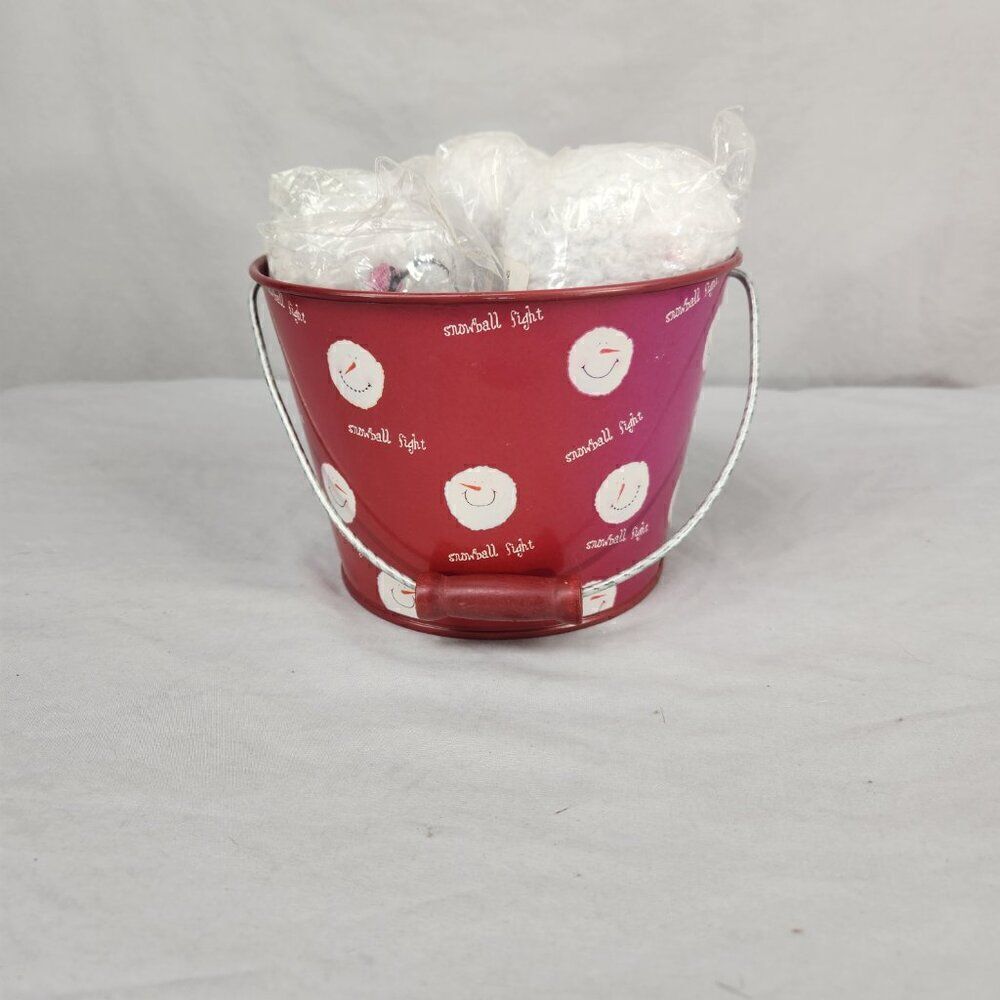 2 Indoor Snowball Fight Balls Buckets Hallmark Red Black 6 Soft Snowballs Each - Picture 6 of 11